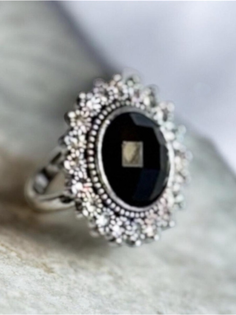 Vintage Avon Sleek & Polished Black Crystal Halo Ring NIB Size 8